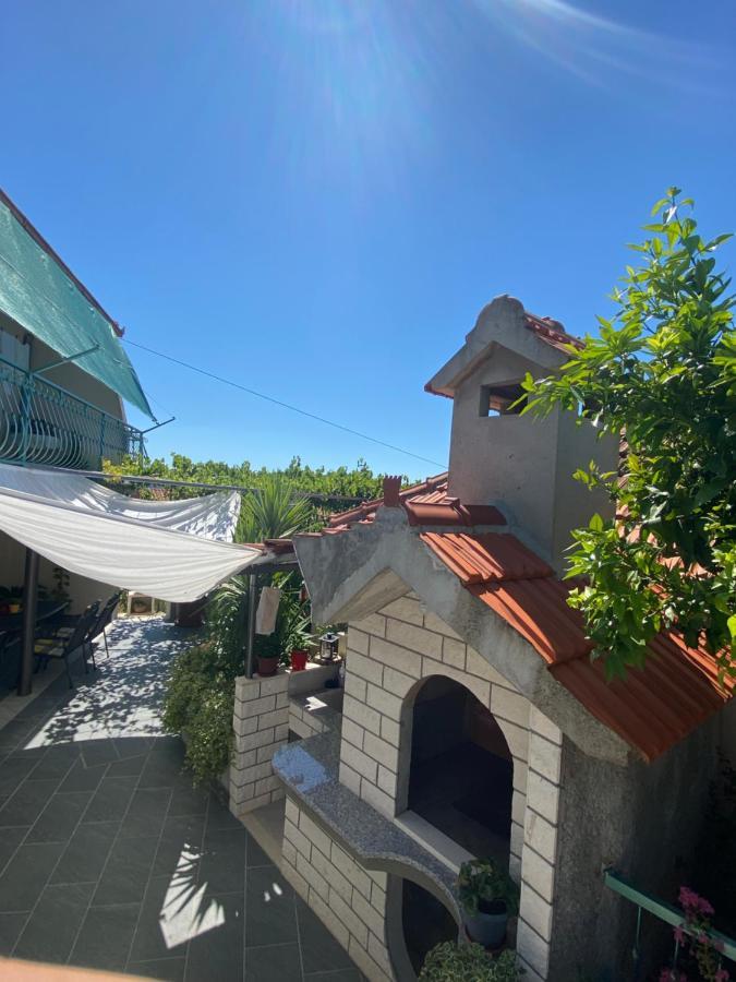Apartman Petra Gustirna Dış mekan fotoğraf