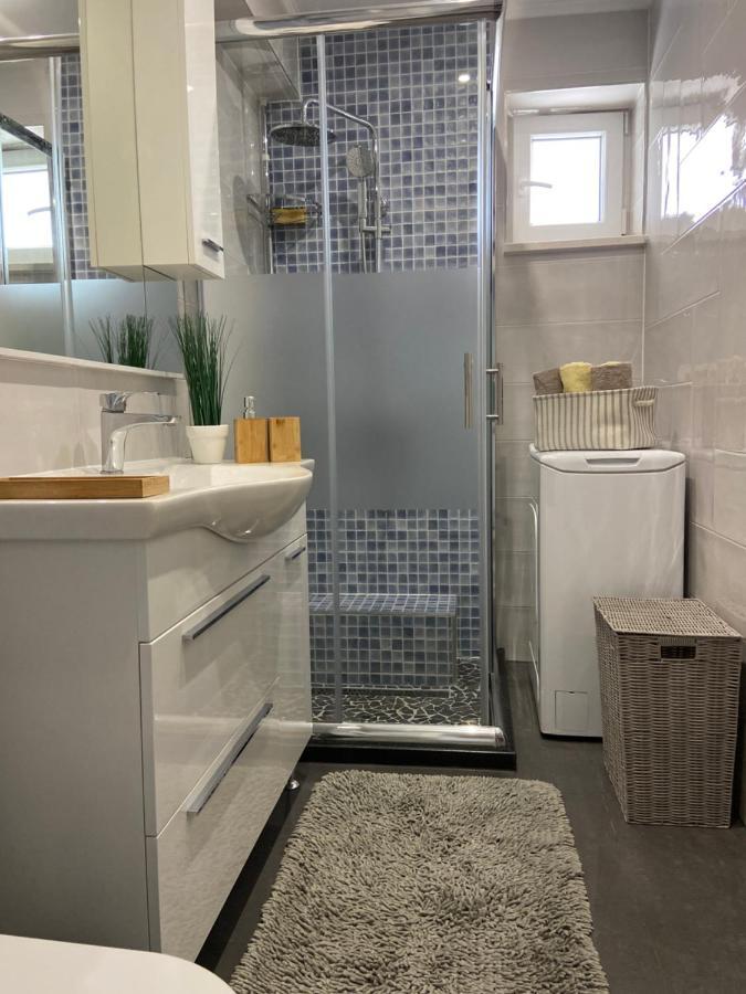 Apartman Petra Gustirna Dış mekan fotoğraf