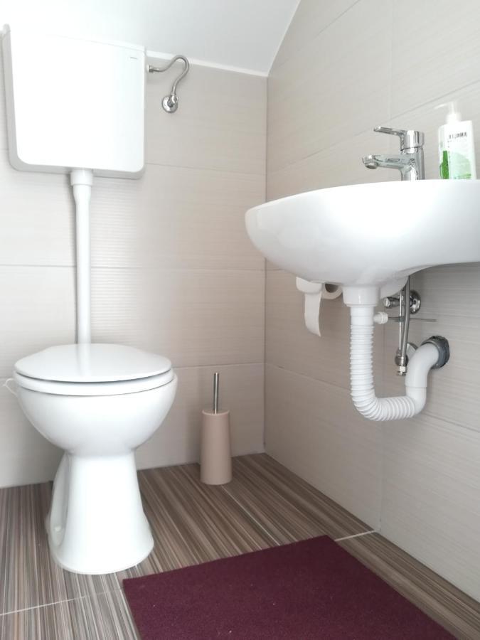Apartman Petra Gustirna Dış mekan fotoğraf