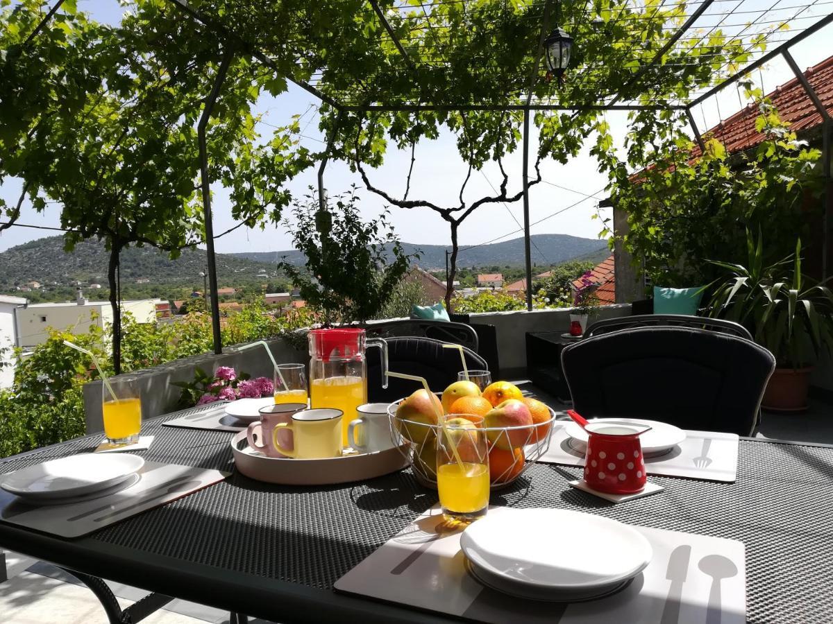 Apartman Petra Gustirna Dış mekan fotoğraf